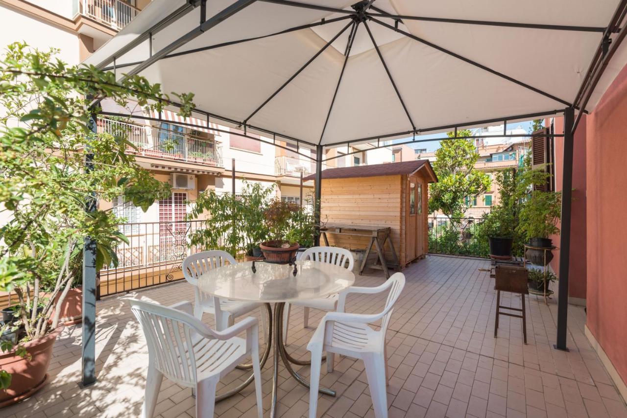 Cornelia Penthouse Bed & Breakfast โรม ภายนอก รูปภาพ