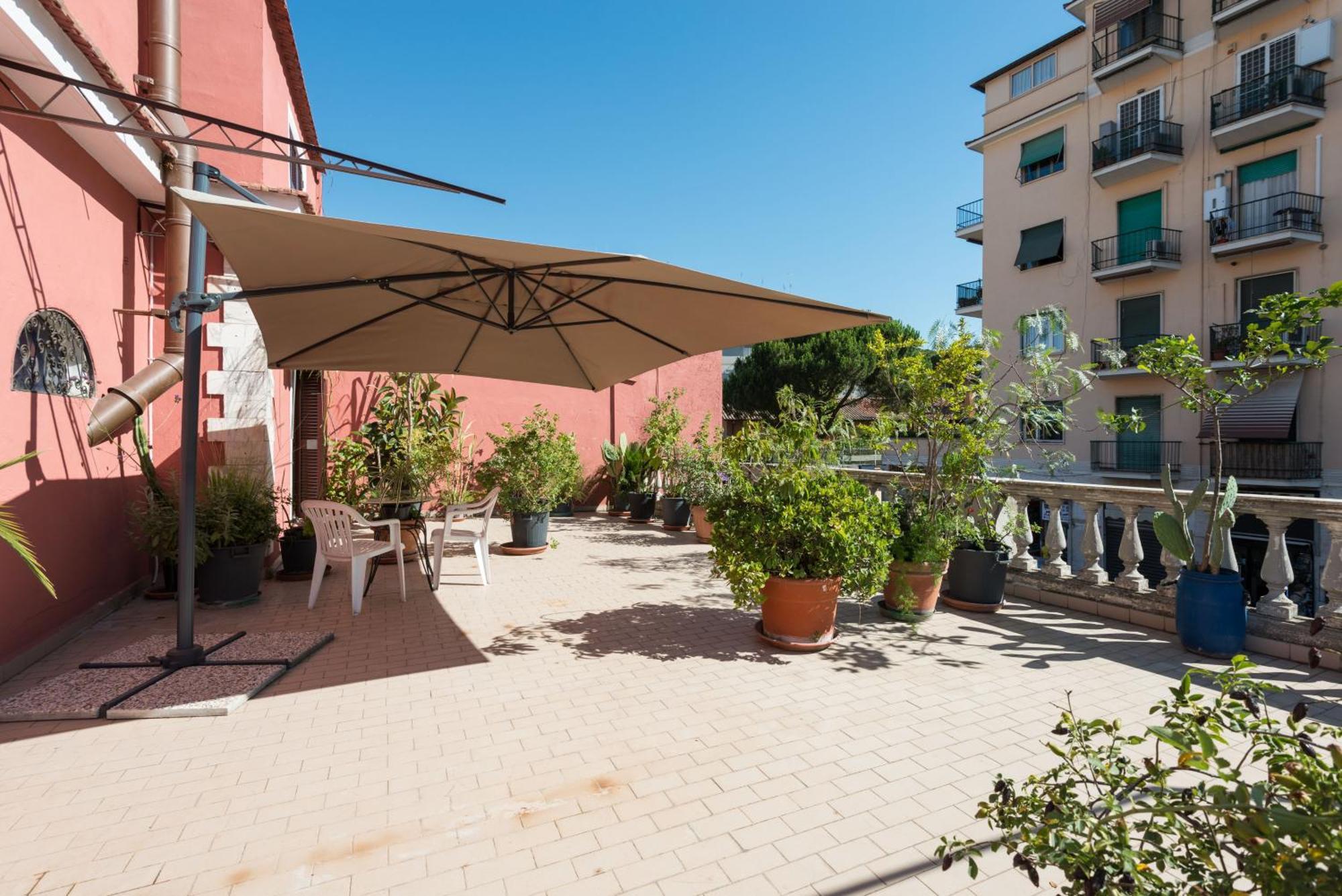 Cornelia Penthouse Bed & Breakfast โรม ภายนอก รูปภาพ